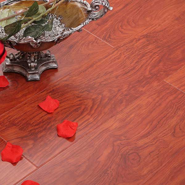 歐派強(qiáng)化地板