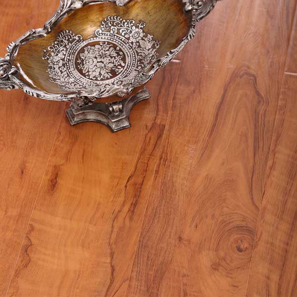 歐派強(qiáng)化復(fù)合地板